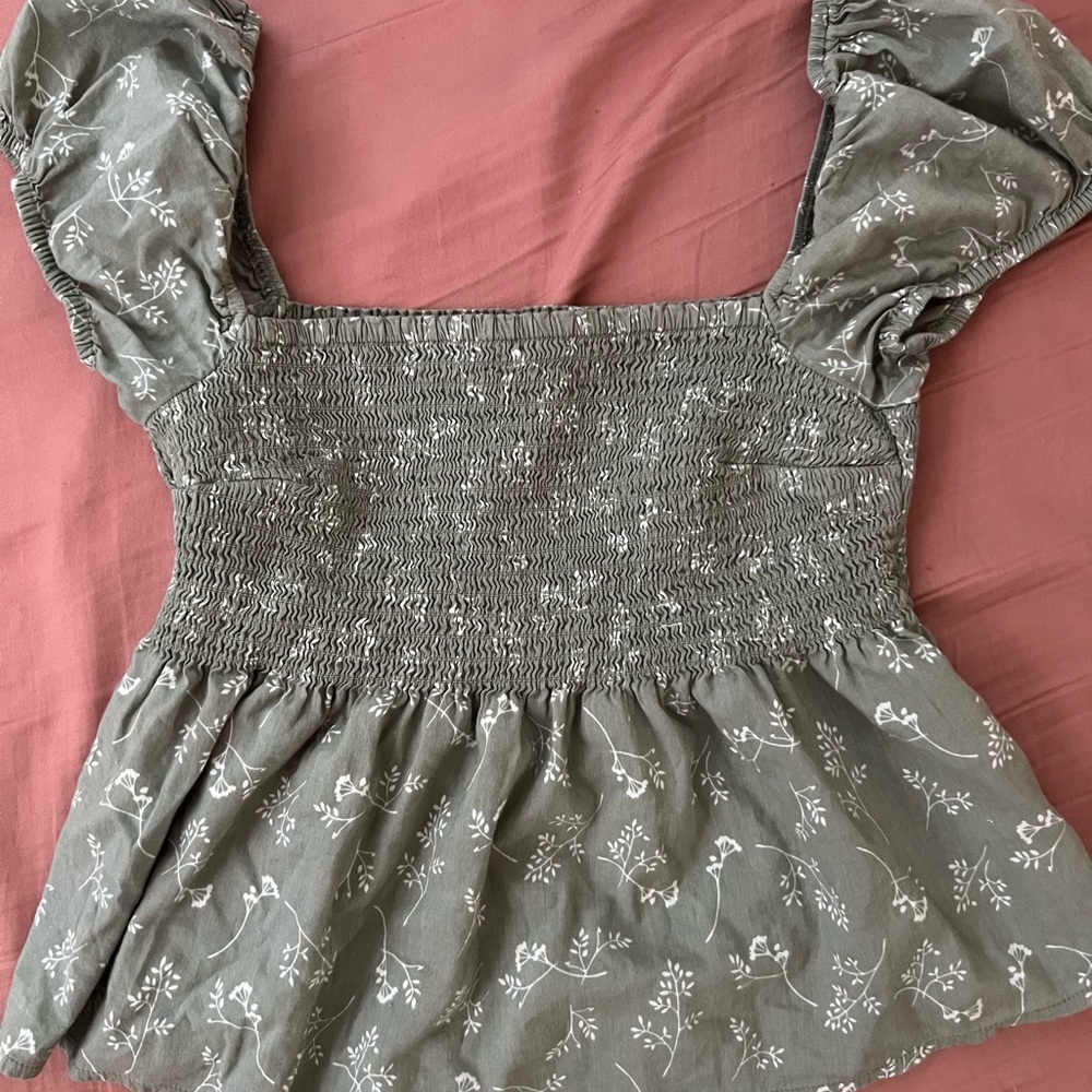 Spring/Summer Top Bundle (Small) - Picture 2 of 5